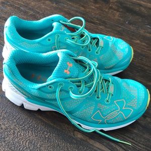 Under Armour tennis shoes